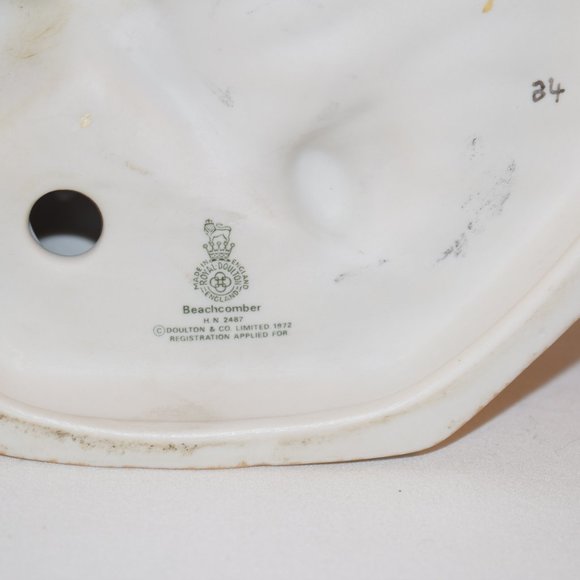 Vintage 1972 Royal Dalton Beachcomber Figure - Picture 5 of 5